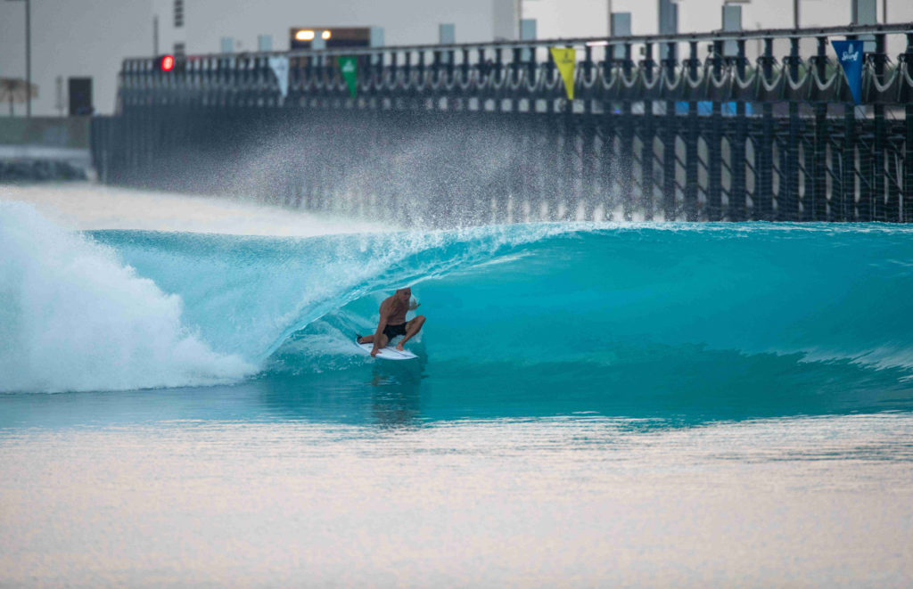 Surf Das Ar Bias Slater Medina E Filipe Toledo Testam Onda Artificial