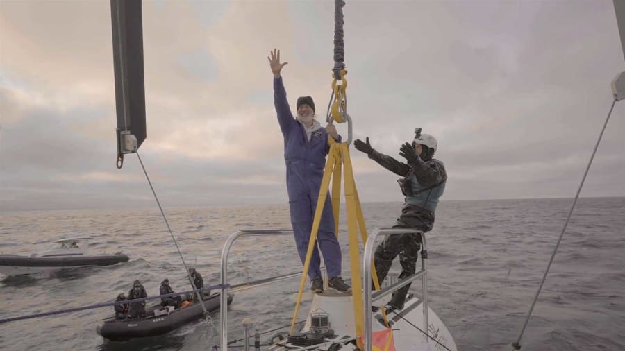 Explorador encontra plástico no local mais profundo dos oceanos