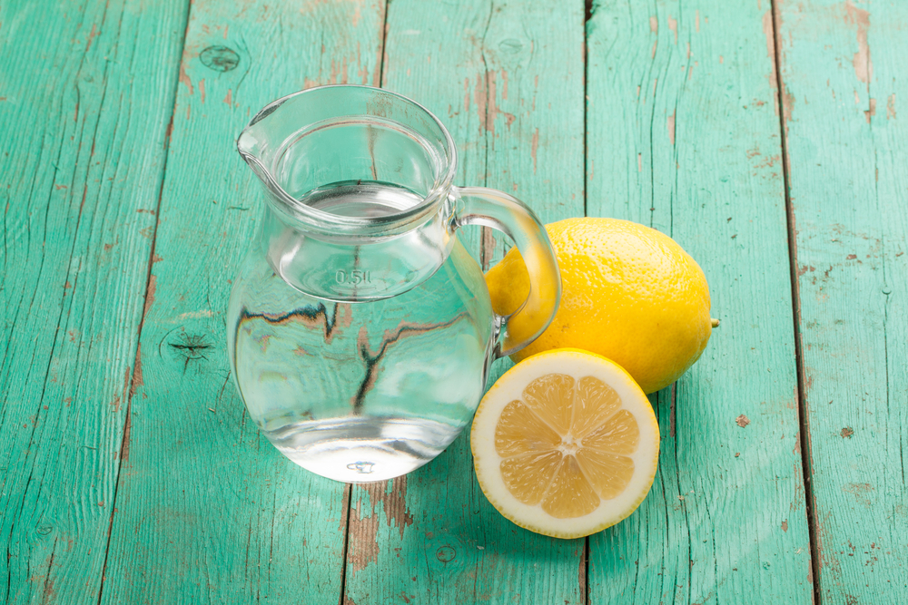 Mito ou verdade: Água morna com limão faz bem à saúde? - Go Outside