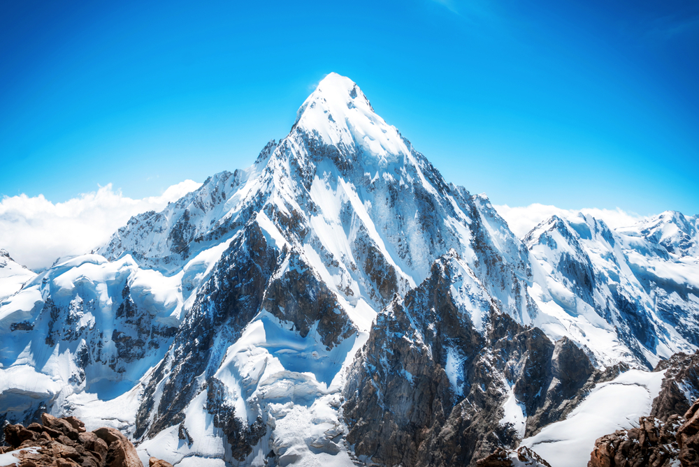 Nepal e China anunciam nova altura do Monte Everest  Go Outside