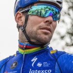 Mark Cavendish, estrela do ciclismo e os óculos de "super herói"