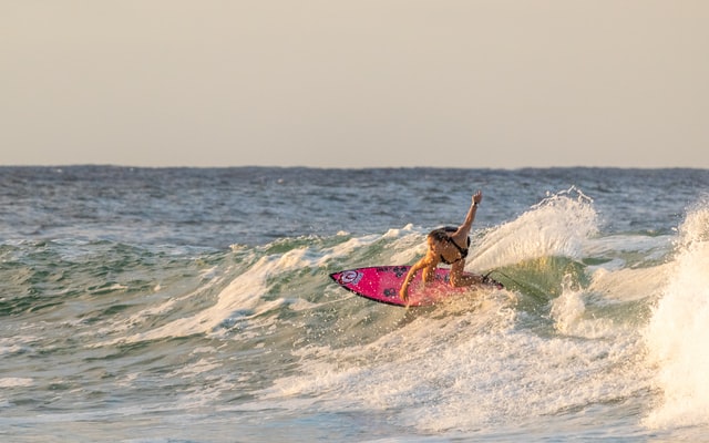 5 praias para comemorar o Dia Internacional do Surf