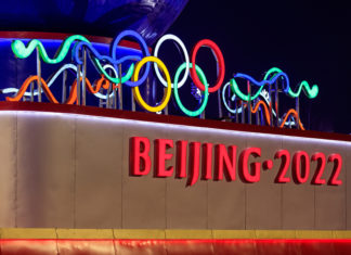 Pequim 2022: chama olímpica é recebida em meio a protestos