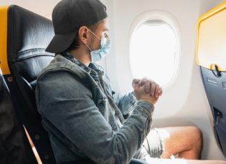 Empresa aérea oferece meditação e alongamento para passageiros tensos
