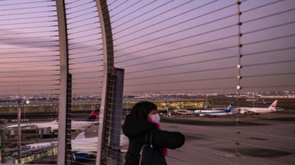 Japão suspende reservas de voos de entrada no país por preocupação com a variante ômicron
