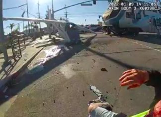 VÍDEO: Avião cai em ferrovia e policias salvam piloto segundos antes de trem passar | Go Outside