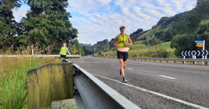 Britânica bate recorde ao atravessar a Nova Zelândia correndo em 20 dias | Go Outside