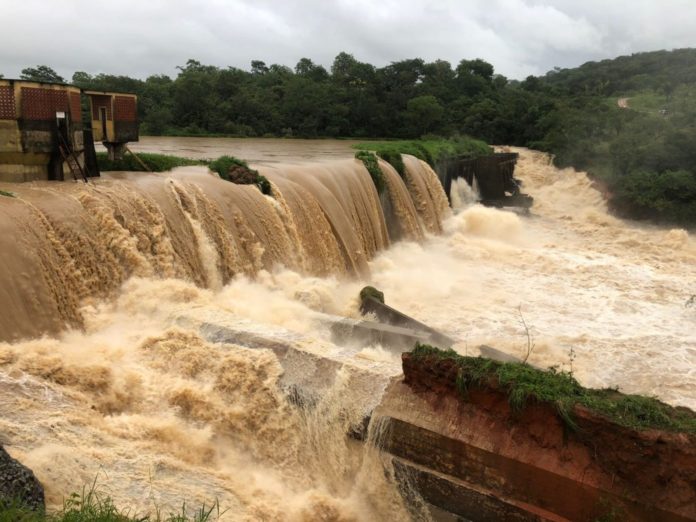 Autoridades alertam para ‘alto risco’ de rompimento de barragem em Minas