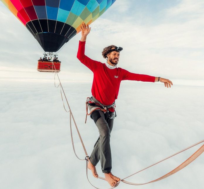 Brasileiro entra para o Guinness por travessias de slackline entre balões e vulcões | Go Outside