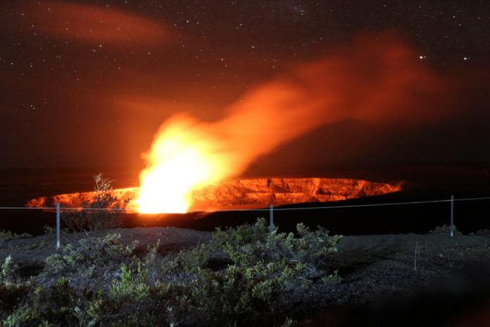 Idoso morre após cair dentro do vulcão mais ativo de ilha do Havaí | Go Outside