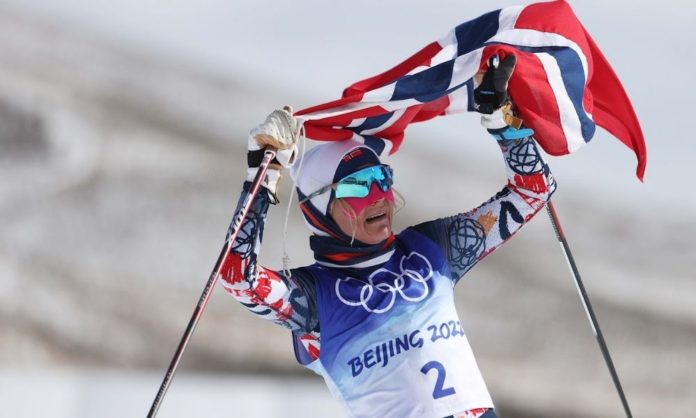 Noruega leva ouro no esqui cross-country em Pequim-2022