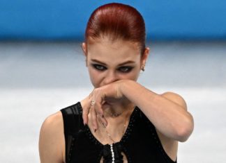 Russa tem ataque de fúria com prata e questionamentos sobre doping de Valieva