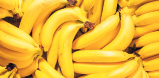 Confira 3 receitas com banana, fruta que está em alta em março