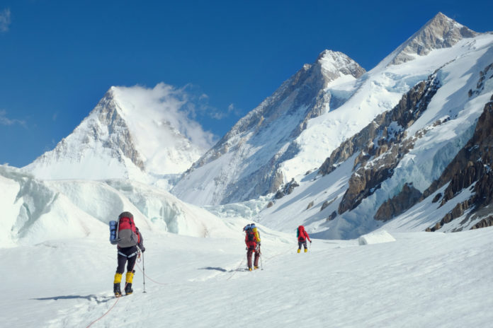 Quanto custa escalar o Everest 2022: veja gastos detalhados - Go Outside