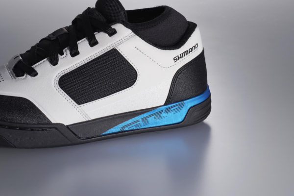 GR9, sapatilha híbrida da Shimano, é nova opção para pedal e caminhadas