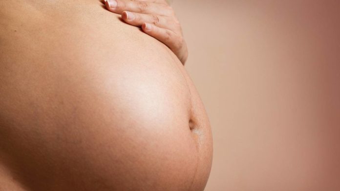 Intestino preso na gravidez é comum; saiba como evitar