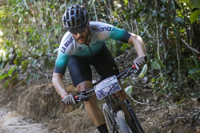 Rodrigo Hilbert está ensinando os filhos a andarem de mountain bike - Go Outside
