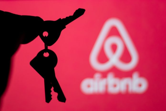 Pode fazer festa em Airbnb? Não mais! Entenda proibição da plataforma - Go Outside
