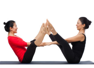 Yoga para casal: benefícios e 5 posturas para tentar no Dia dos Namorados - Go Outside