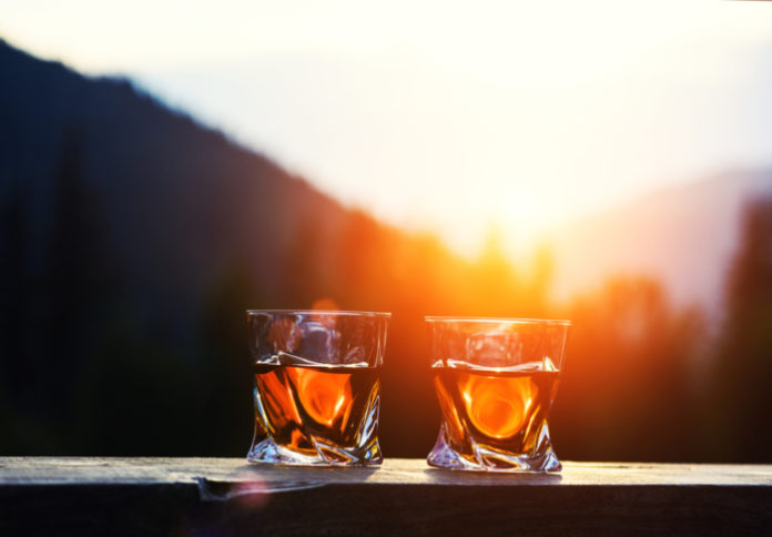 4 motivos para beber após uma aventura ao ar livre - Go Outside