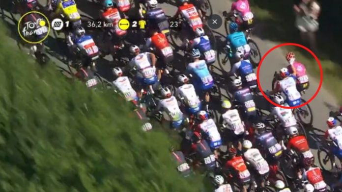 Tour de France: Ciclista agarra o capacete de rival após discussão - Go Outside