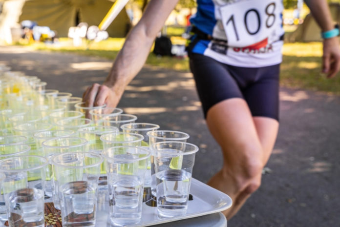 Cálculo de hidratação para atletas: como fazer o teste do suor em casa - Go Outside