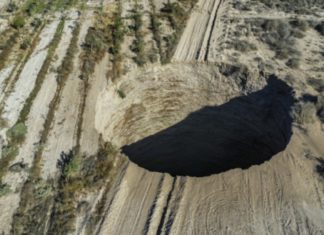 Chile investiga surgimento de cratera enorme perto de mina no Atacama
