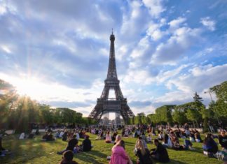 Onda de calor em Paris expõe falta de árvores na cidade