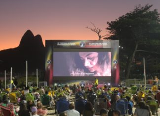 Rocky Spirit "estica" o feriado do carioca com cinema ao ar livre na praia e em duas comunidades - Go Outside